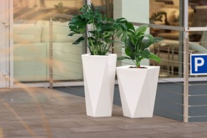 Wysoka geometryczna donica do salonu Monumo Vaso 72 cm