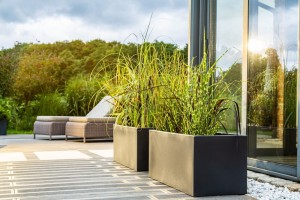 Podłużna prostokątna donica na taras Long