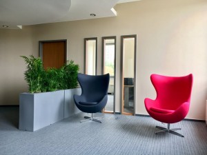 Wysoka prostokątna donica do salonu Longerino