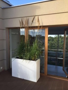 Wysoka prostokątna donica do salonu Longerino