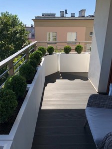 Wysoka prostokątna donica do salonu Longerino