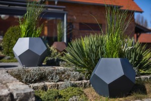 Geometryczna szeroka do salonu donica Alma