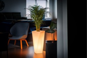 Podświetlana elegancka donica Vaso 72 cm barwa ciepła