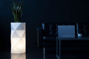 Wysoka designerska donica Asti 78 Podświetlana LED żarówka RGB