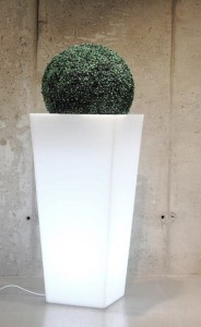 Wysoka podświetlana donica SLIM LINE  M żarówka RGB 110cm